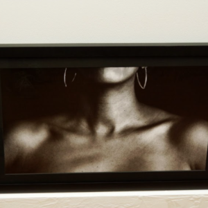 Master en Femelle v Be Strong by Sara Hollamby