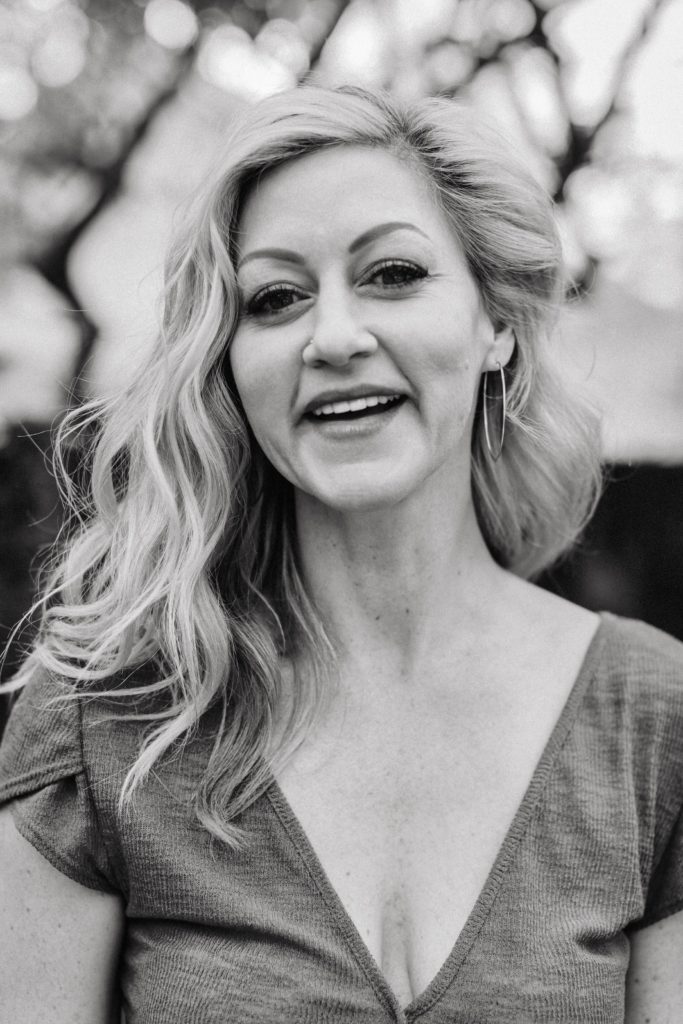 dena davis headshot